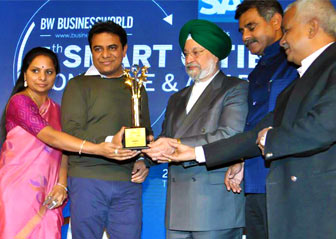 Minister-KT-Rama-Rao-receives-Leader-of-the-Year-award