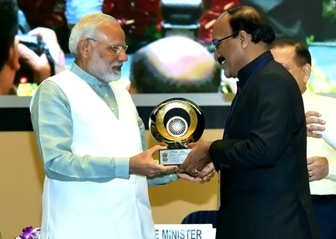 GHMC-Commissioner-B-Janardhan-Reddy-received-PMs-Excellence-Award